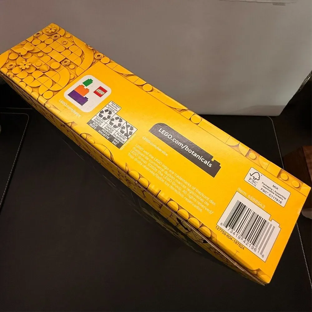 LEGO Sunflower Bouquet 11502 Collectible Home Decor Display Set NIB - Picture 4 of 4